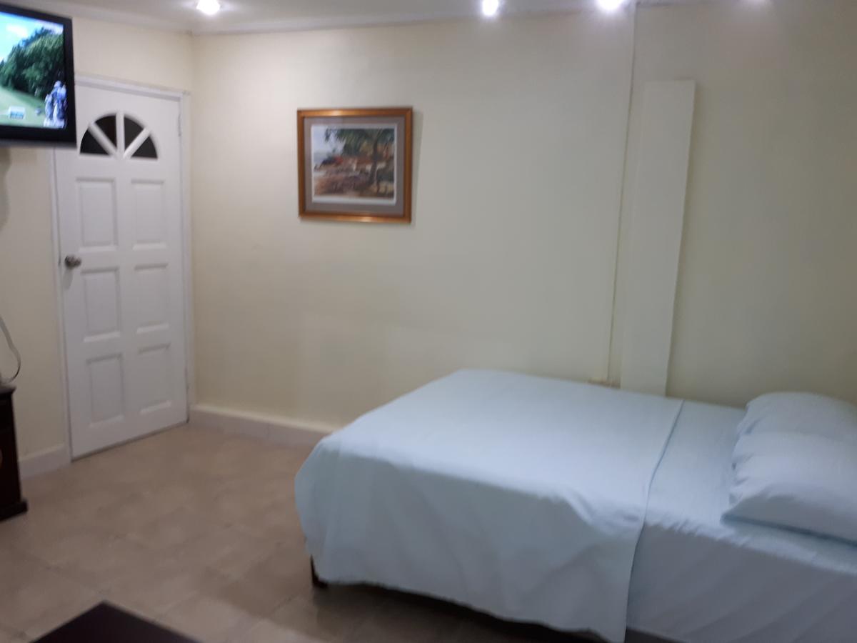 Woodbrook On The Avenue Bed and Breakfast Port of Spain Exteriör bild
