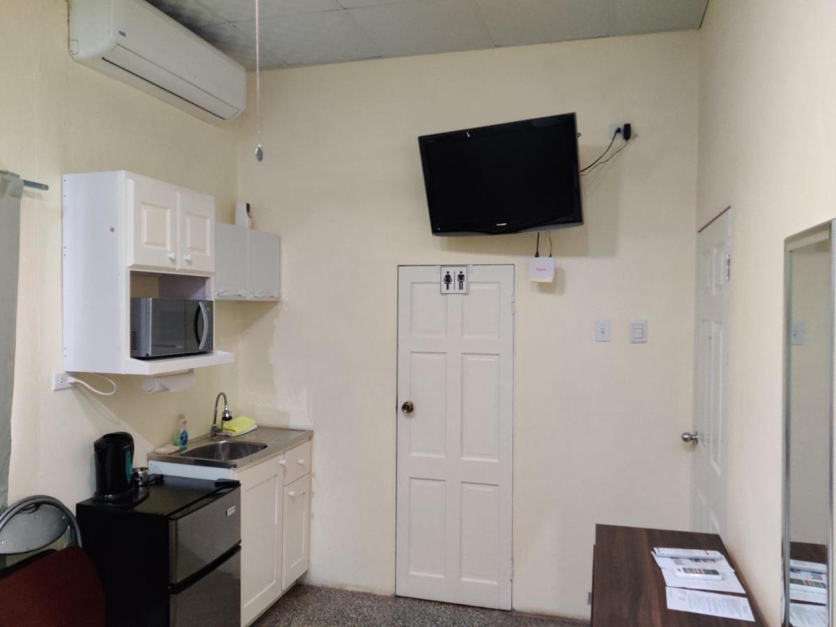 Woodbrook On The Avenue Bed and Breakfast Port of Spain Exteriör bild